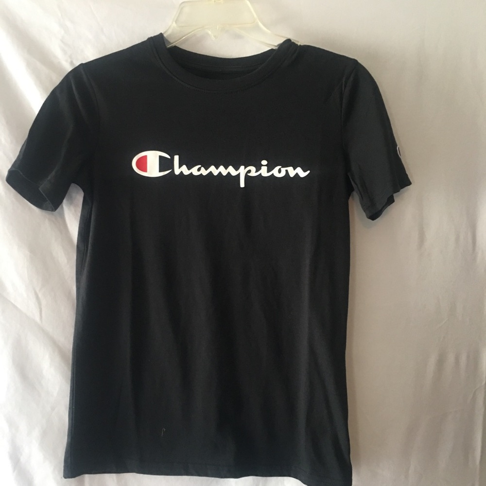 Champion Boys T shirt  size L